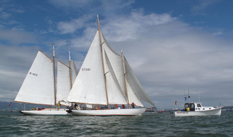 Dauntless and Yankee at the finish